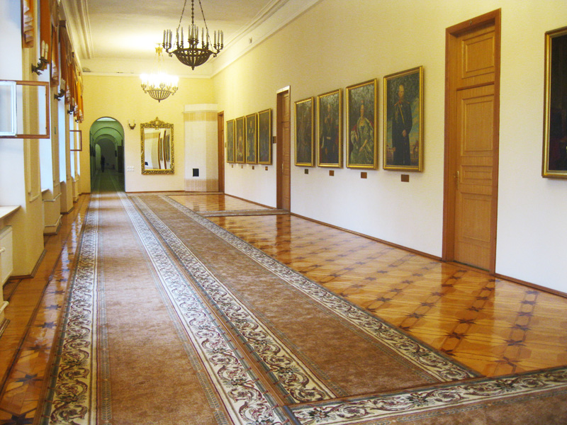 Экспозиции: Картинная галерея. Императорский зал (выставочный зал музея)
