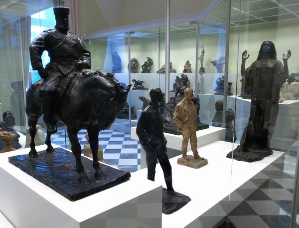 Экспозиции: Открытый фонд скульптуры
