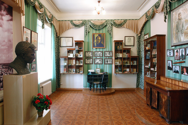 Экспозиции: Зал Литературное наследие Алтая
