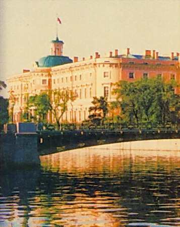 Экспозиции: Водная экскурсия Дворцы и сады Русского музея
