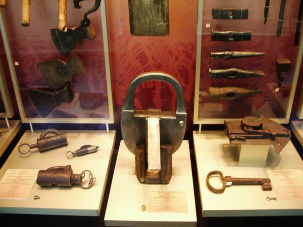 Экспозиции: Техника ручной ковки в Политехническом музее
