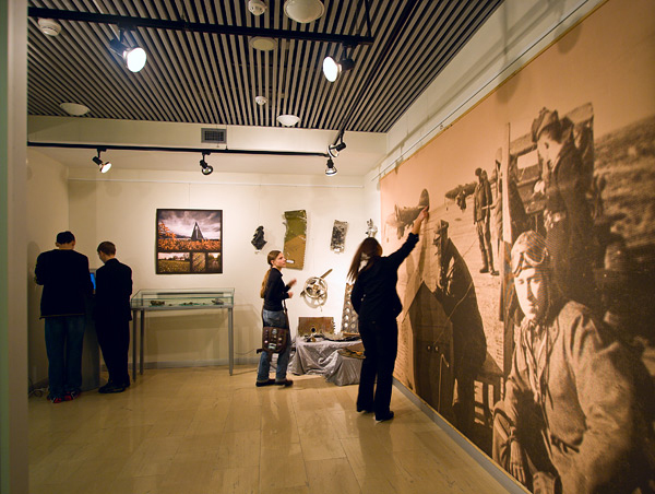 Экспозиции: Выставочный зал. Выставка Алсиб - трасса мужества

