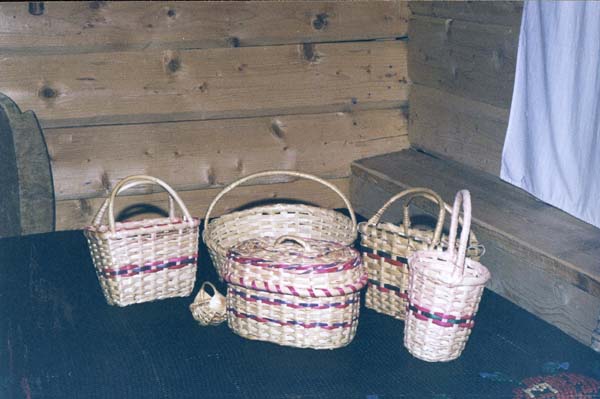 Экспозиции: Плетеные изделия. Мастер А.Г.Ошмарин, 1990-е гг
