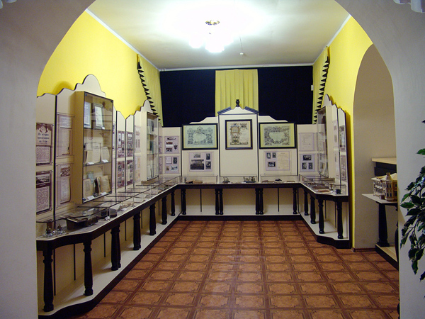 Экспозиции: Зал Из истории просвещения на Алтае
