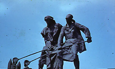 Экспозиции: Монумент героическим защитникам Ленинграда
