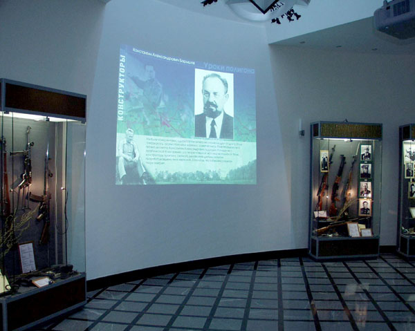 Экспозиции: Музей М.Т.Калашникова в Ижевске. Вид экспозиции
