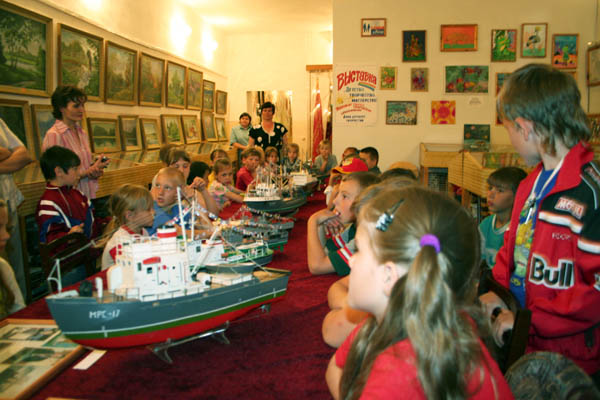 Экспозиции: На выставке Детство, творчество, мастерство. 2008 г. Фото Т.Н. Котляр
