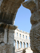 Колизей в Риме? Аrena в Пуле
