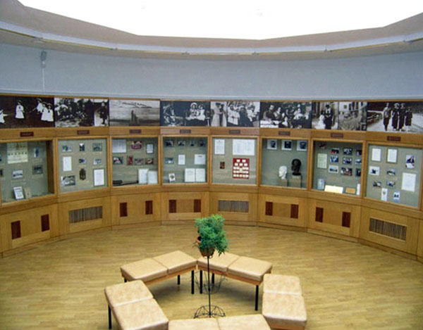 Экспозиции: Зал памяти Романовых
