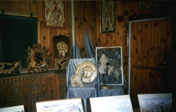 Экспозиции: Выставка в музее Элифба
