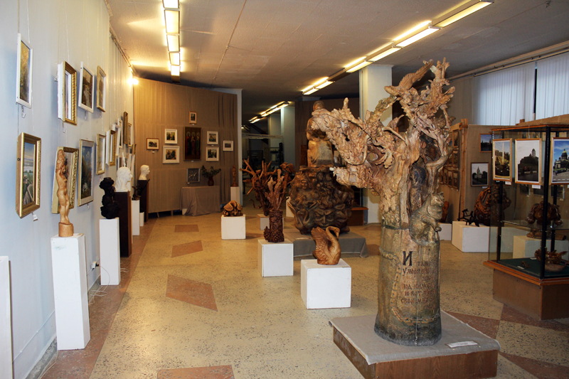 Экспозиции: Выставка киришского художника А.М. Маслова (осень-зима 2012 г.)
