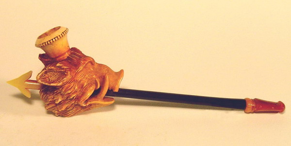 Экспозиции: Трубка с головой кабана. Берлин. Вторая половина XIX в. Частная коллекция
