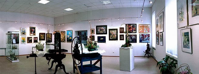 Экспозиции: Выставочный зал Центра книги и графики
