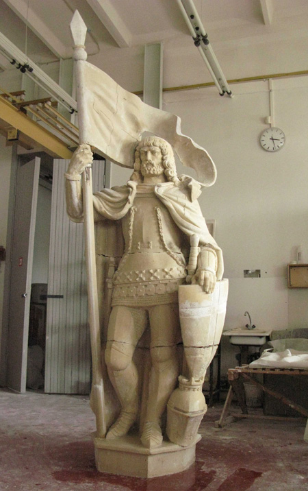 Экспозиции: Музей Фридландские ворота обсудил скульптуру Ф. фон Цоллерна
