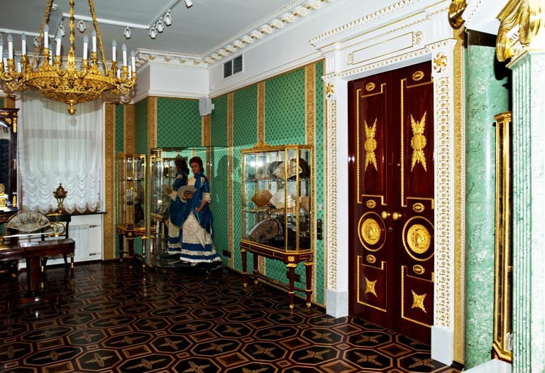 Экспозиции: Музей «Искусство веера» в Санкт-Петербурге
