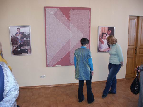 Экспозиции: Выставка Оренбургский пуховый платок в Палатах г.Владимира
