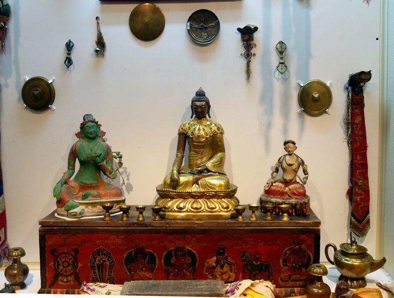 Экспозиции: Буддизм:фрагмент экспозиции музея истории культуры народов Сибири и Дальнего Востока
