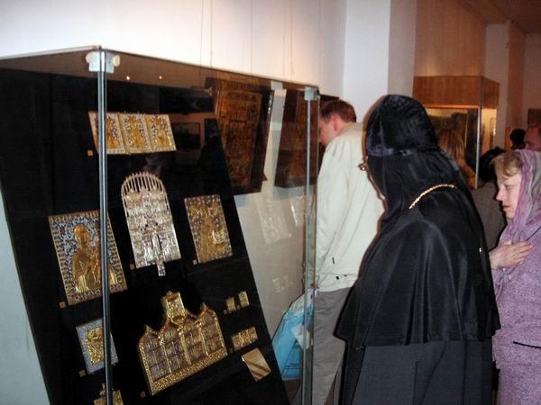 Экспозиции: на выставке Святая Русь
