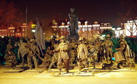 Экспозиции: Александр Таратынов и Михаил Дронов. Памятник Ночному дозору, 2004. Амстердам
