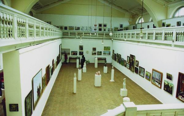Экспозиции: Весна - 2005
