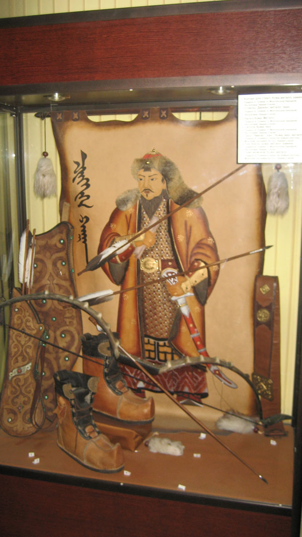 Экспозиции: Витрина с подарками от Монголии. С любовью к Кузбассу

