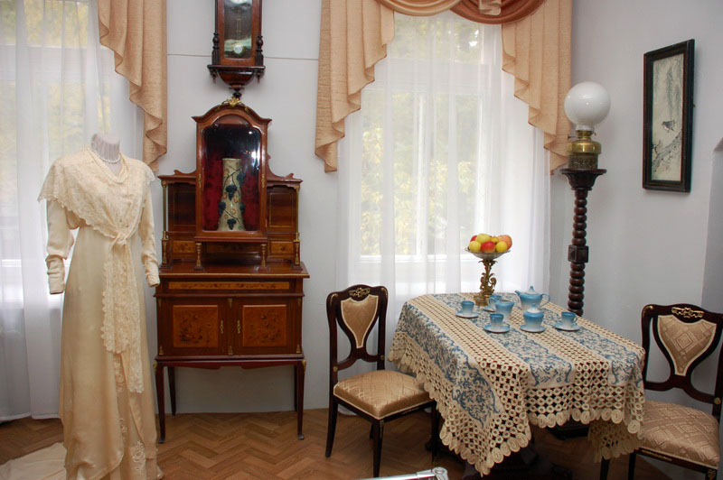 Экспозиции: Выставка Старинный город с русскою душою
