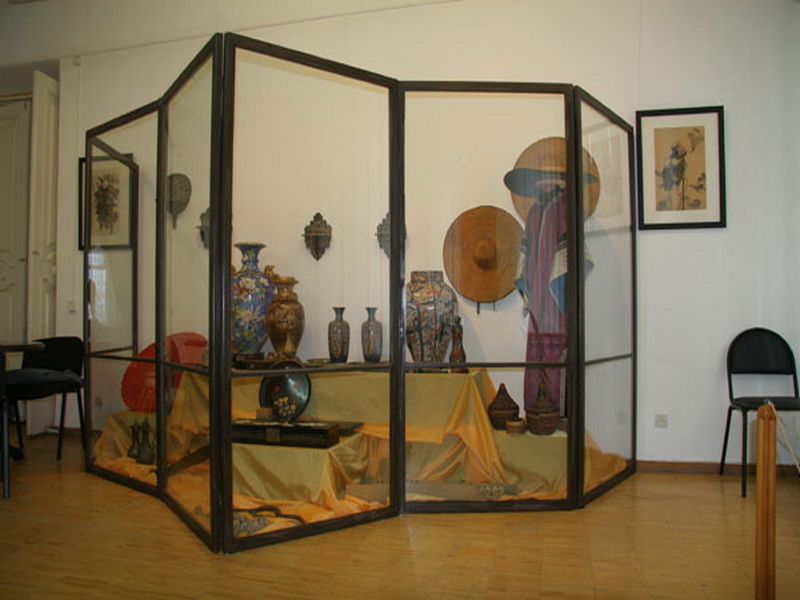 Экспозиции: Выставка «Очарование Востока».
