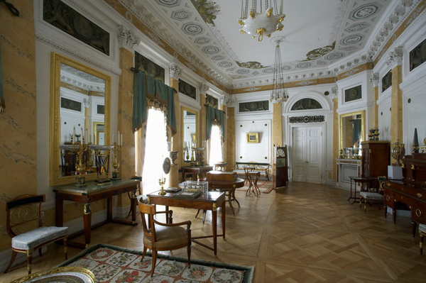 Экспозиции: Пилястровый кабинет императрицы Марии Федоровны
