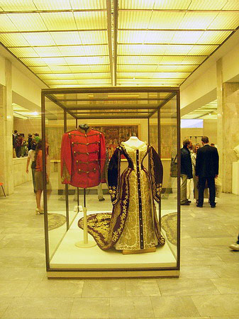 Экспозиции: Выставка Император Александр III и императрица Мария Федоровна в Манеже
