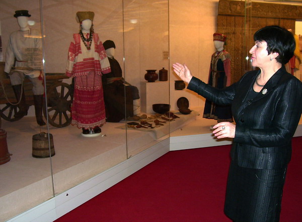 Экспозиции: На выставке Славяне Европы и народы России
