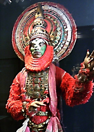 Экспозиции: Персонаж индийского театра Катхали. Кунсткамера
