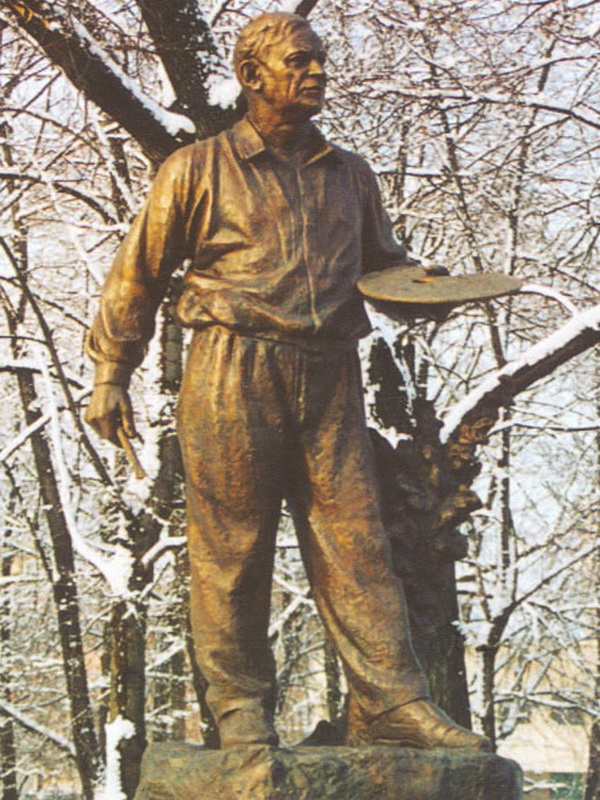 Экспозиции: Памятник великому русскому художнику Аркадию Александровичу Пластову. 2002
