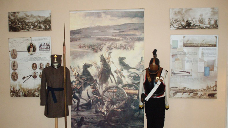 Экспозиции: Передвижная выставка Во все времена в Богородицком дворце-музее
