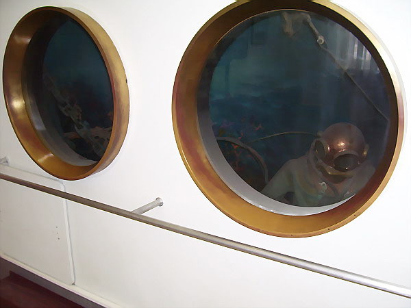 Экспозиции: В Военно-морском музее
