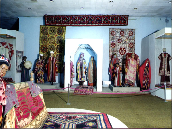 Экспозиции: Самаркандский  музей-заповедник поздравляет портал Музеи России
