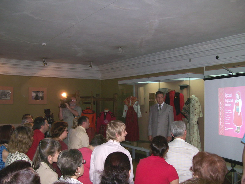 Экспозиции: «Русский народный костюм ХVIII – первой четверти ХХ века в Саратовском музее краеведения».
