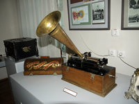 Фрагмент выставки Музыкальный автомат в Доме Черепановых

