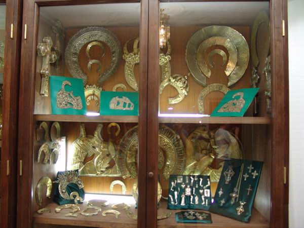 Экспозиции: Псковский музей-заповедник впервые показал все сокровища Золотой кладовой
