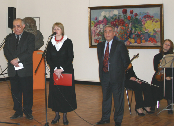 Экспозиции: Теплые краски Армении в Третьяковской галерее
