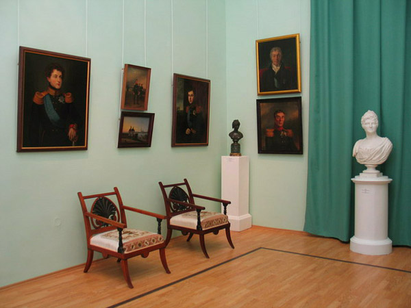 Экспозиции: Прекрасные лики Российского царства в музее Павловск
