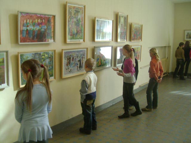 Экспозиции: выставка Наши праздники в Рыбинском музее
