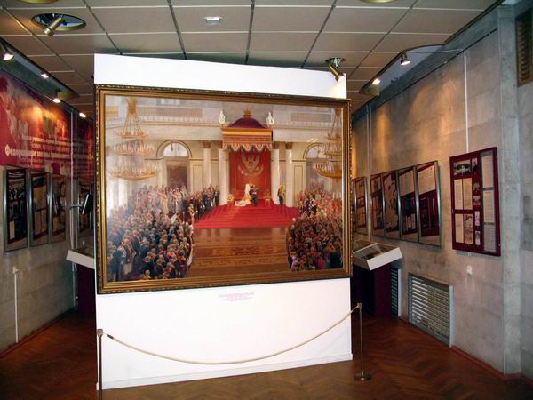 Экспозиции: К 100-летию первого российского парламента в Музее политической истории
