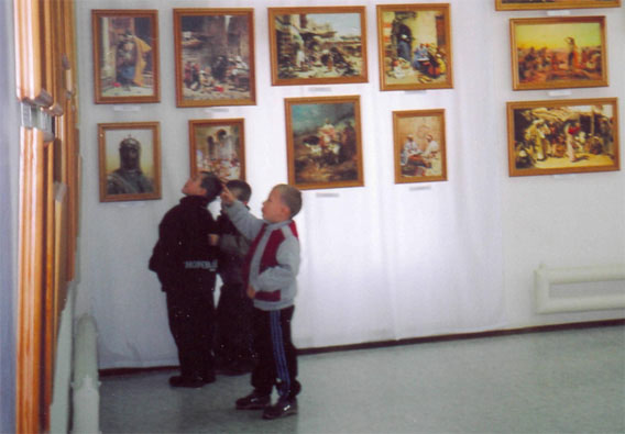 Экспозиции: На выставке Восток в творчестве западноевропейских художников в чебоксарской Радуге
