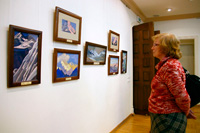 На выставке картин Весть Красоты из фондов Музея имени Н.К.Рериха в  Национальной художественной галерее «ХАЗИНЭ», Казань, февраль 2011 г.
