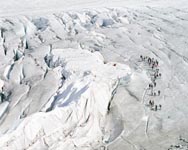 Значимые места: Маттье Гафсу. На Ронском леднике. Из серии «Альпы». 2008 - 2012. Courtesy Galerie C, Невшатель
