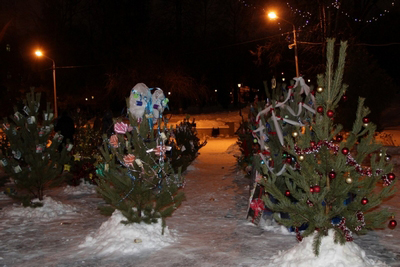 Значимые места: Резиденция Деда Мороза и новогодняя акция «Елочный парад»
