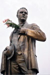 Значимые места: Памятник Ф.И. Шаляпину в Казани. Фрагмент
