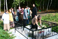 У могилы И.А. Толстого в Казани
