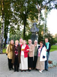 У памятника Л.Н. Толстому в Казани
