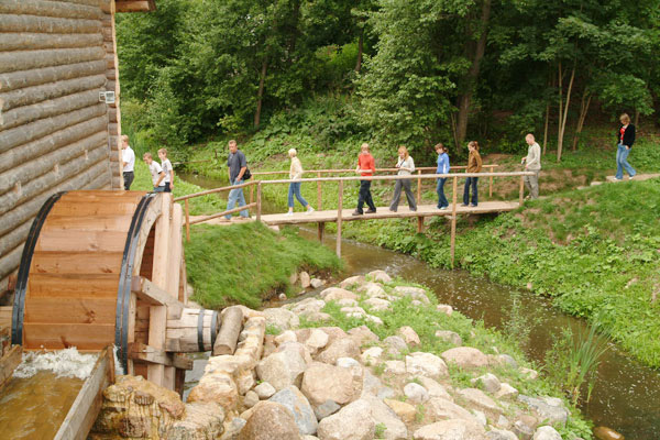 Значимые места: Экскурсия на водяную  мельницу. Форум Мир воды глазами детей в  Пушкинском заповеднике
